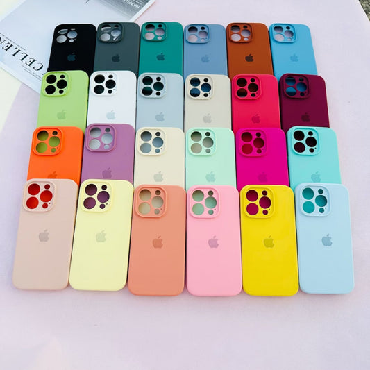 Накладка Чохли Original Silicone Case with protective camera — iPhone 15 Pro — Black (18)