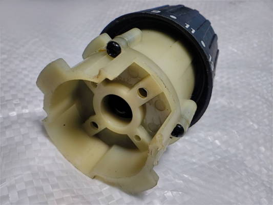 Редуктор 1-скоростного шуруповерта на 4 винта