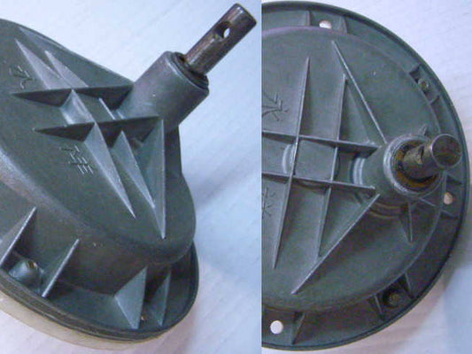 Редуктор стиральной машины полуавтомат со смещенным валом 30 мм под болт