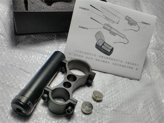 Лазерный целеуказатель Laser Scope с креплением 15*25