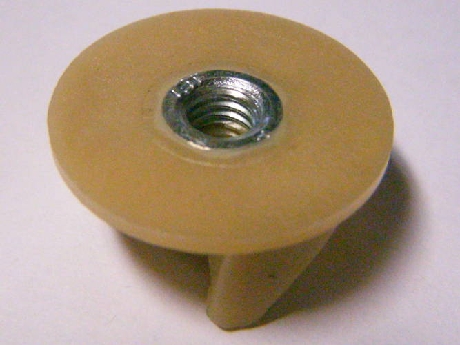 Пластиковая "Мрия"