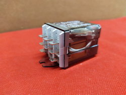 Реле силове FINDER 62.83.8.230.0300 628382300300 230В, 16А, клема 6,3мм