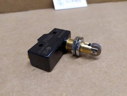 Мікровимикач, кінцевик з натискним роликом Highly Z15G1318 для посудомийної машини Angelo Po, Dihr, Kromo, Olis