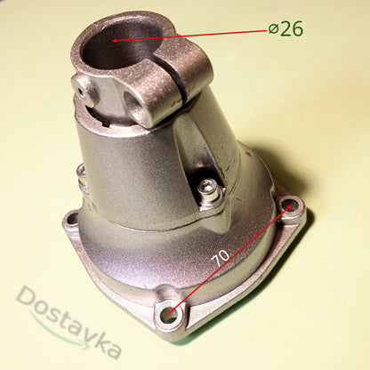 Верхний редуктор бензокосы на трубу 26 мм (вал 9 шлицов), сцепление 77 мм, крепление 100 мм (h119)