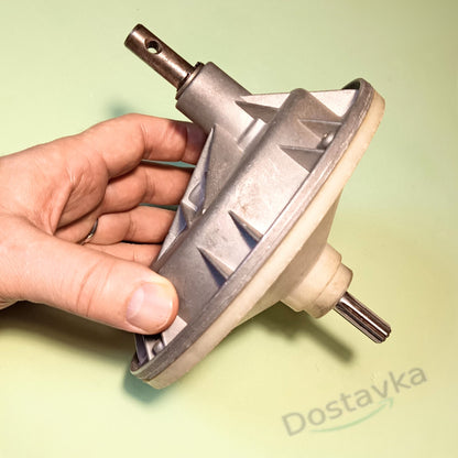 Редуктор стиральной машины полуавтомат со смещенным валом 30 мм под болт