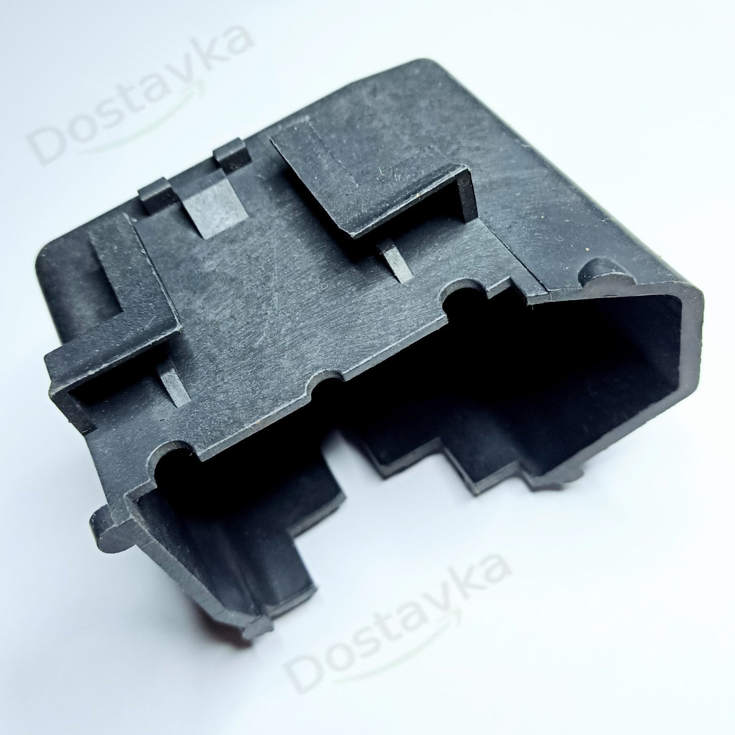 Кожух пускового реле на компресорі холодильника Атлант