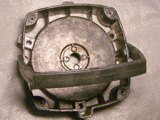 Верхняя крышка для насоса БЦН ХЭЛЗ 1,2-1,6 (с откидной ручкой)