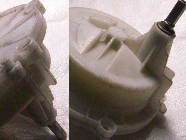 Редуктор стиральной машины с квадратом на обеих сторонах (смещенные валы)