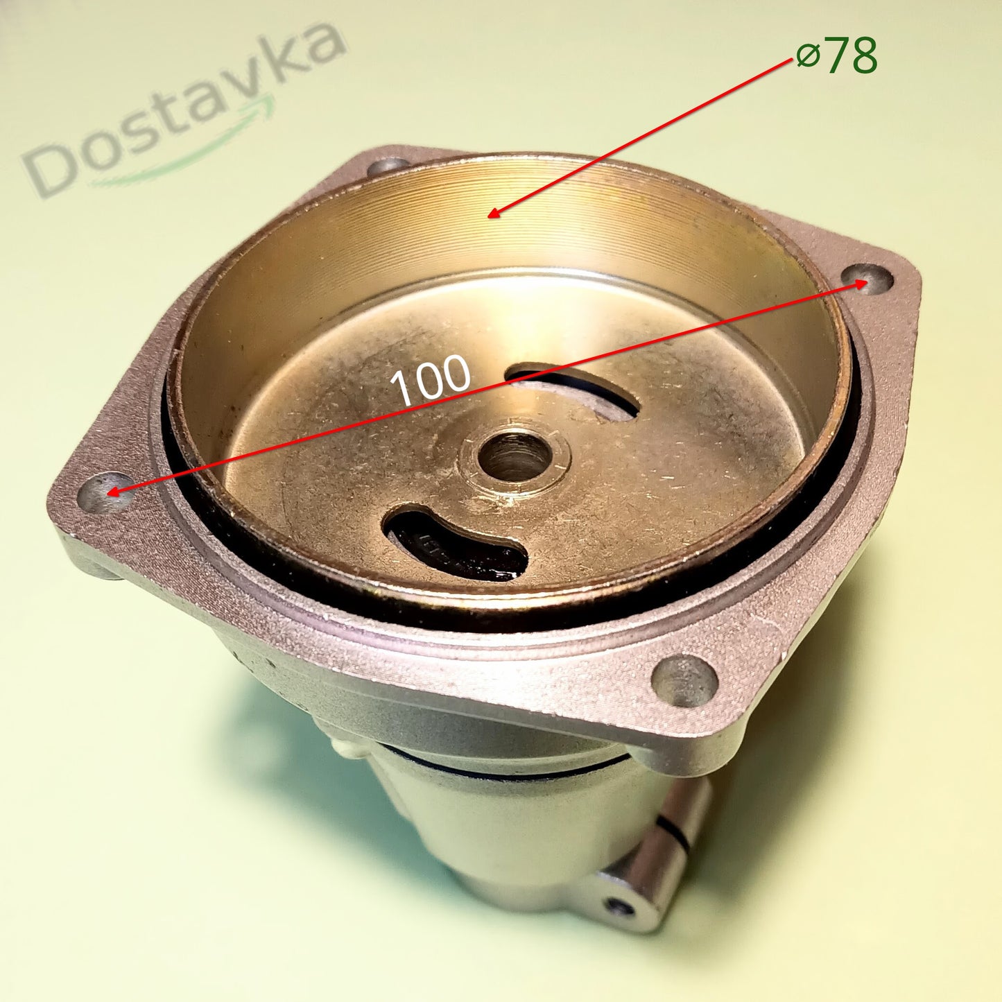 Верхний редуктор бензокосы на трубу 26 мм (вал 9 шлицов), сцепление 77 мм, крепление 100 мм (h119)