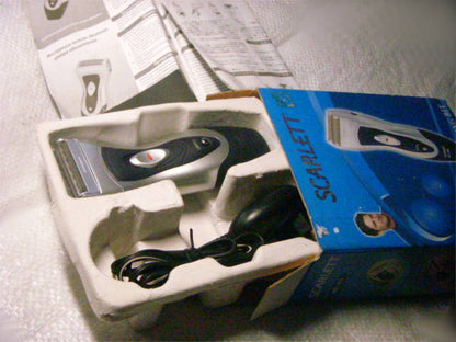 Электробритва 2 в 1 (+ триммер для усов) Scarlett SC-518 (с плавающими лезвиями)