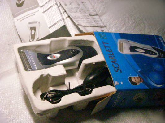 Электробритва 2 в 1 (+ триммер для усов) Scarlett SC-518 (с плавающими лезвиями)