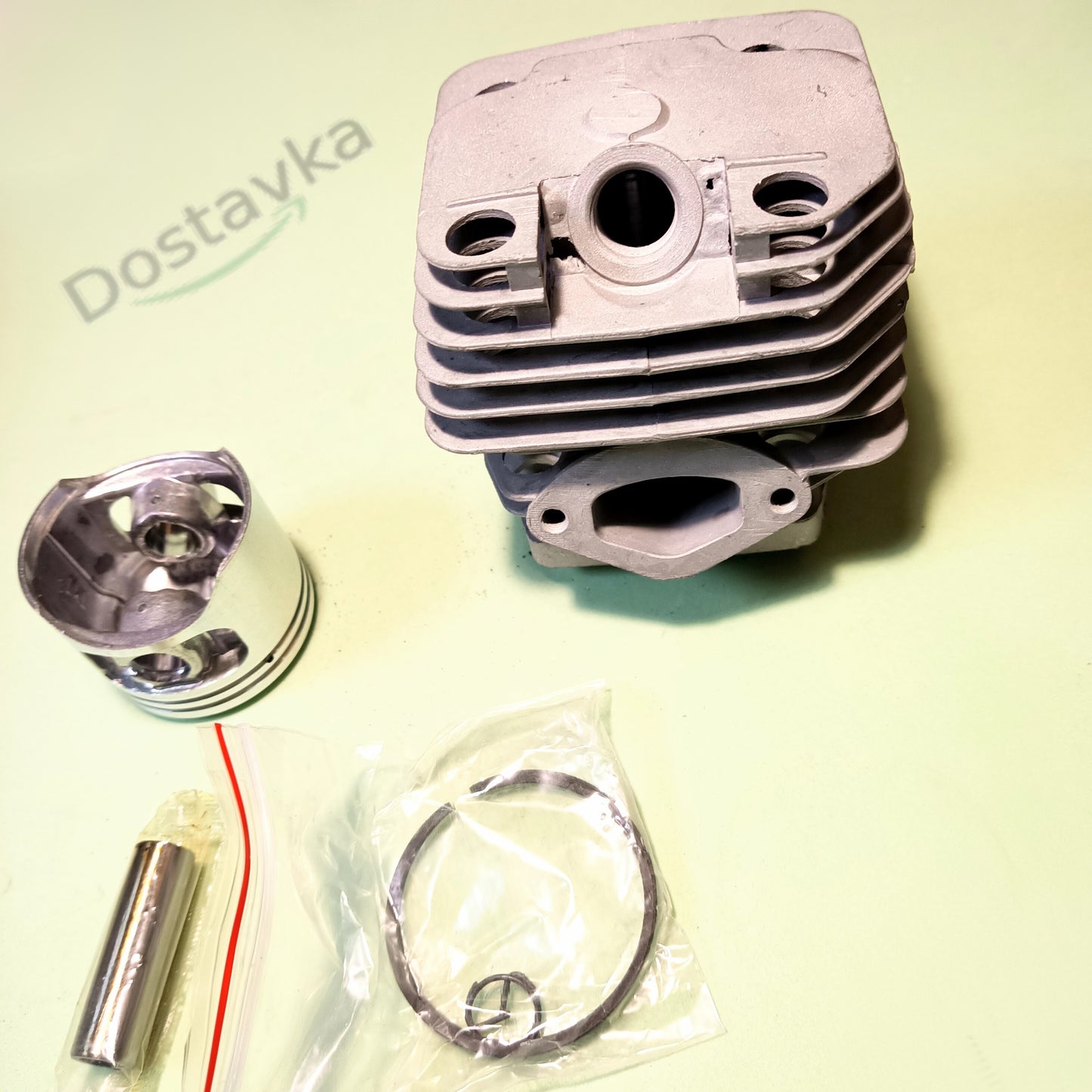 Поршневий комплект 45 мм для бензопили типу GOODLUCK GLS 5200