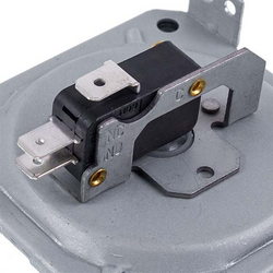 Реле тиску повітря (пресостат) P=1,3 мбар для газового котла 0560940000