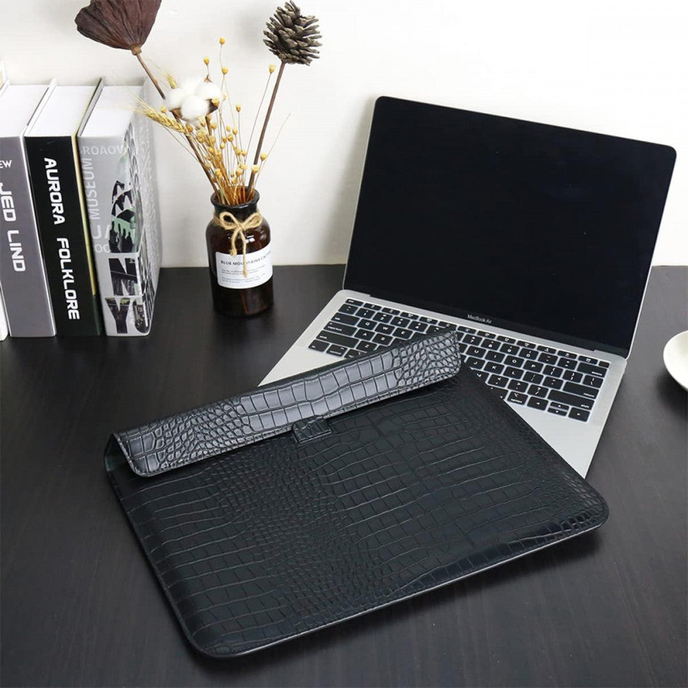 PU Sleeve Case Crocodile — MacBook 13,3 — Black